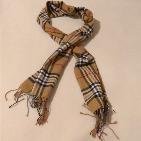 LAST ONE!! 🎁🎁Tan Plaid Fringe Scarf - Picture 3 of 3